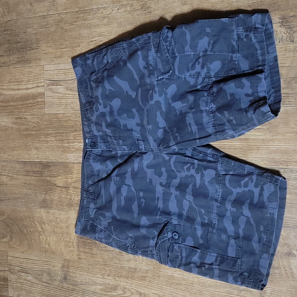 Men Old Navy Camo Shorts
